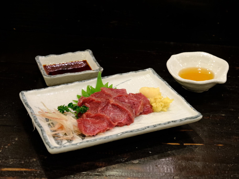 馬刺し